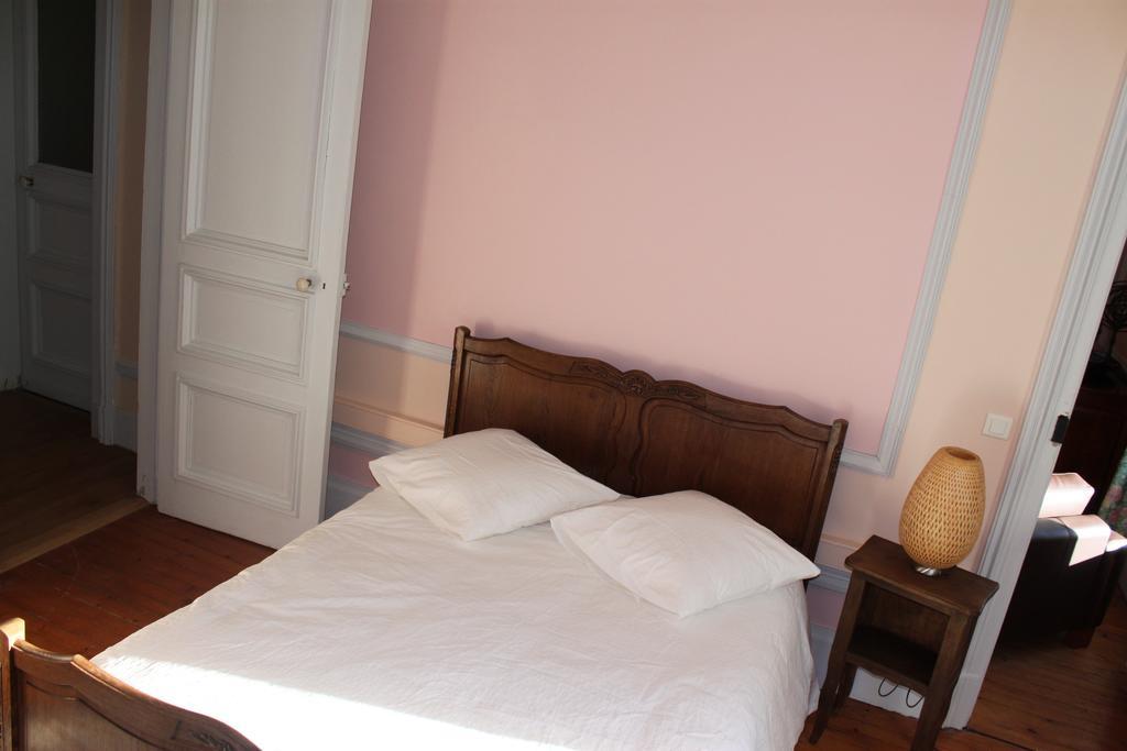 Chateau Des Saveurs Saint-Sauveur-dʼÉmalleville Kamer foto