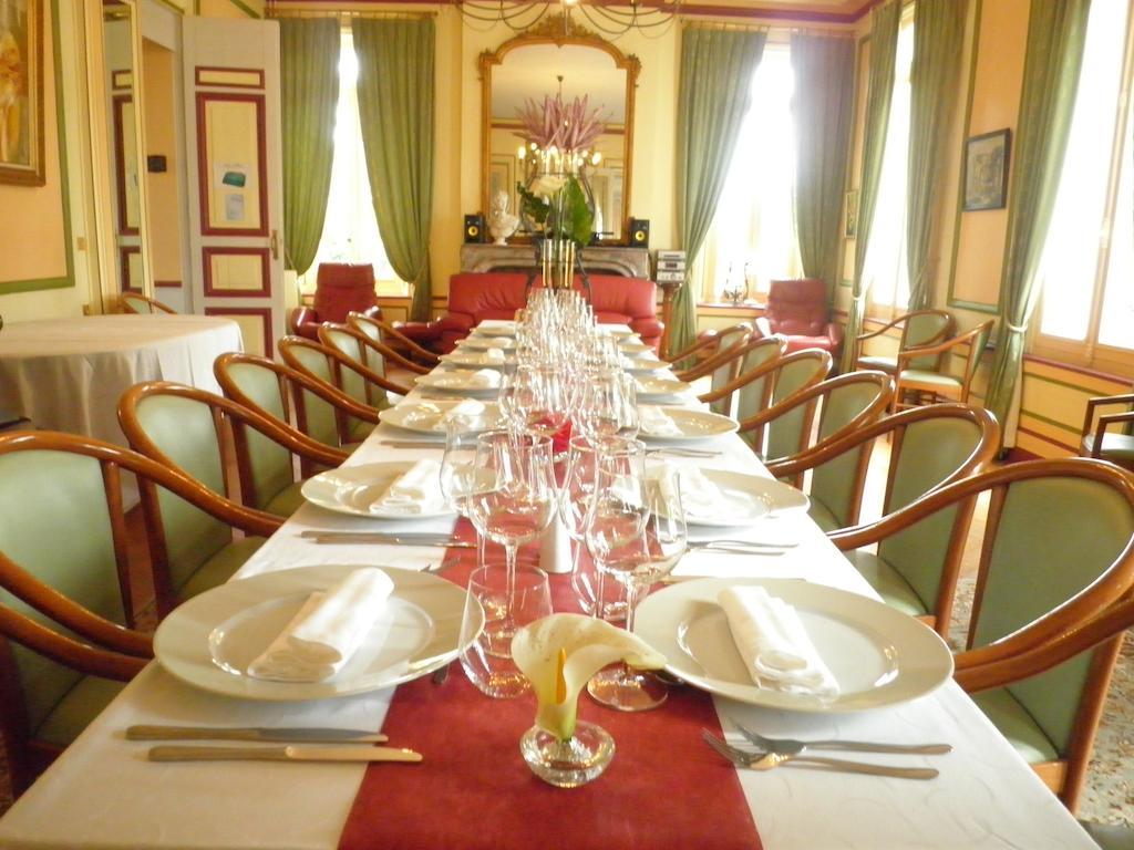 Chateau Des Saveurs Saint-Sauveur-dʼÉmalleville Buitenkant foto