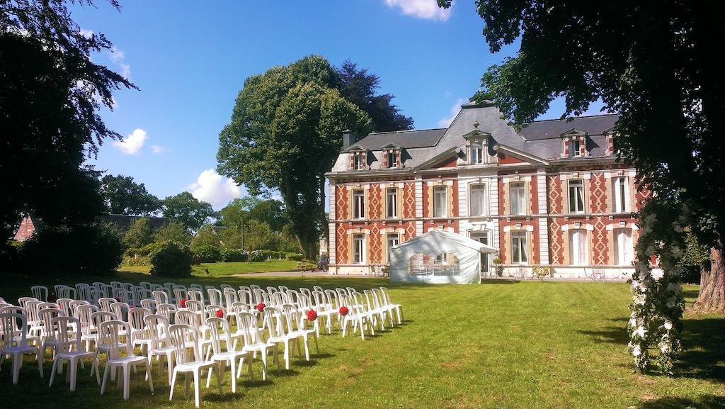 Chateau Des Saveurs Saint-Sauveur-dʼÉmalleville Buitenkant foto