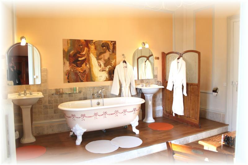 Chateau Des Saveurs Saint-Sauveur-dʼÉmalleville Kamer foto