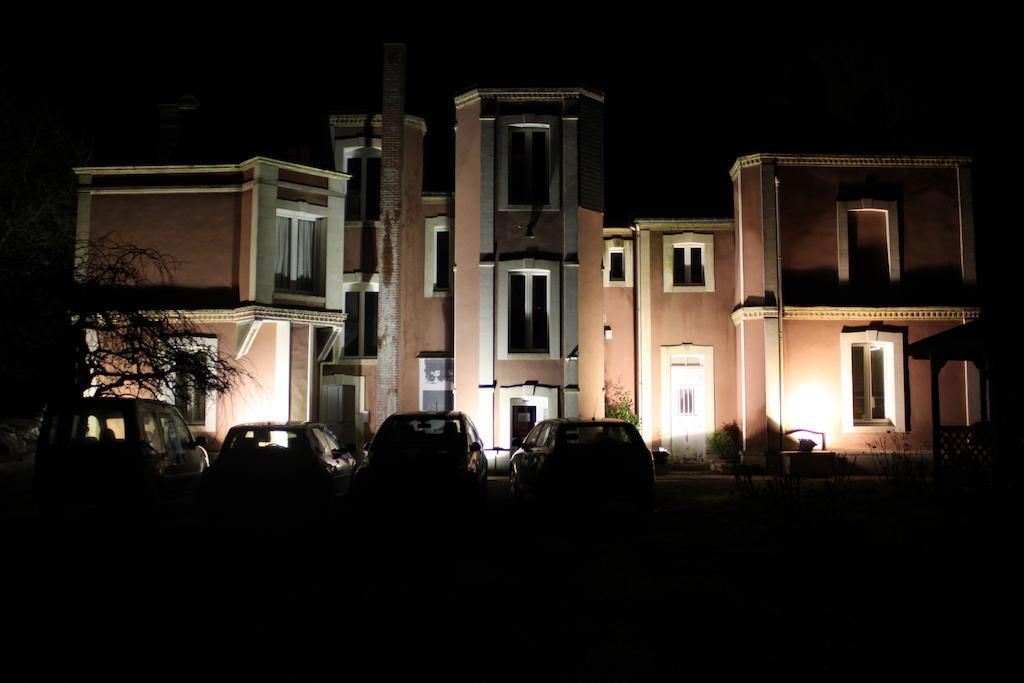 Chateau Des Saveurs Saint-Sauveur-dʼÉmalleville Buitenkant foto